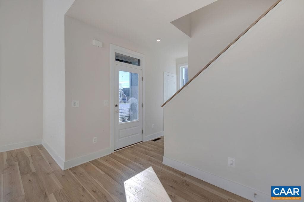 22f Wardell Crest, Charlottesville