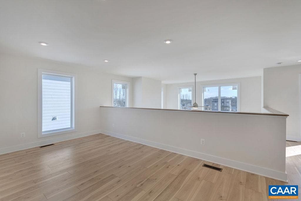 22f Wardell Crest photo 22