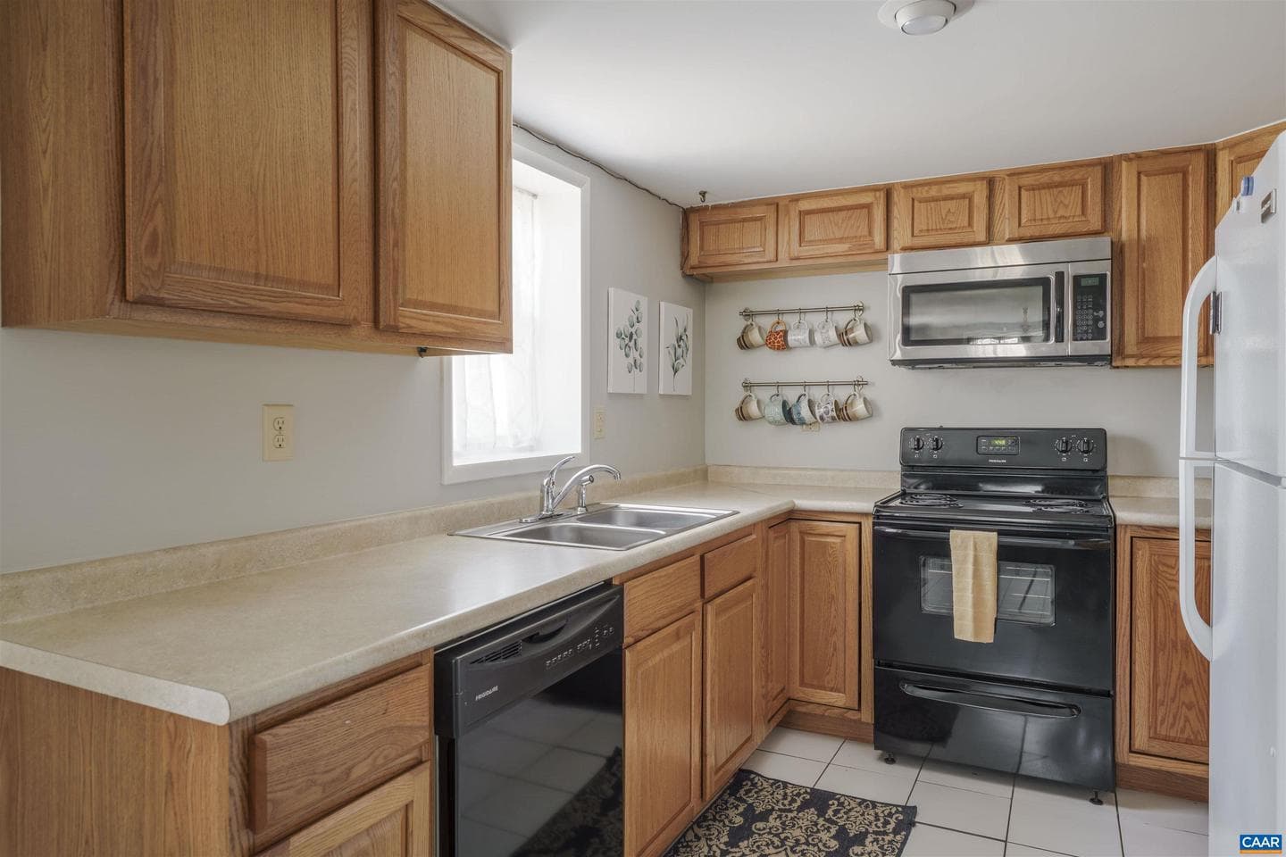 403 Robertson Ave photo 27