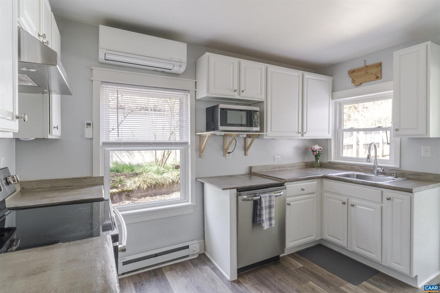 403 Robertson Ave photo 6