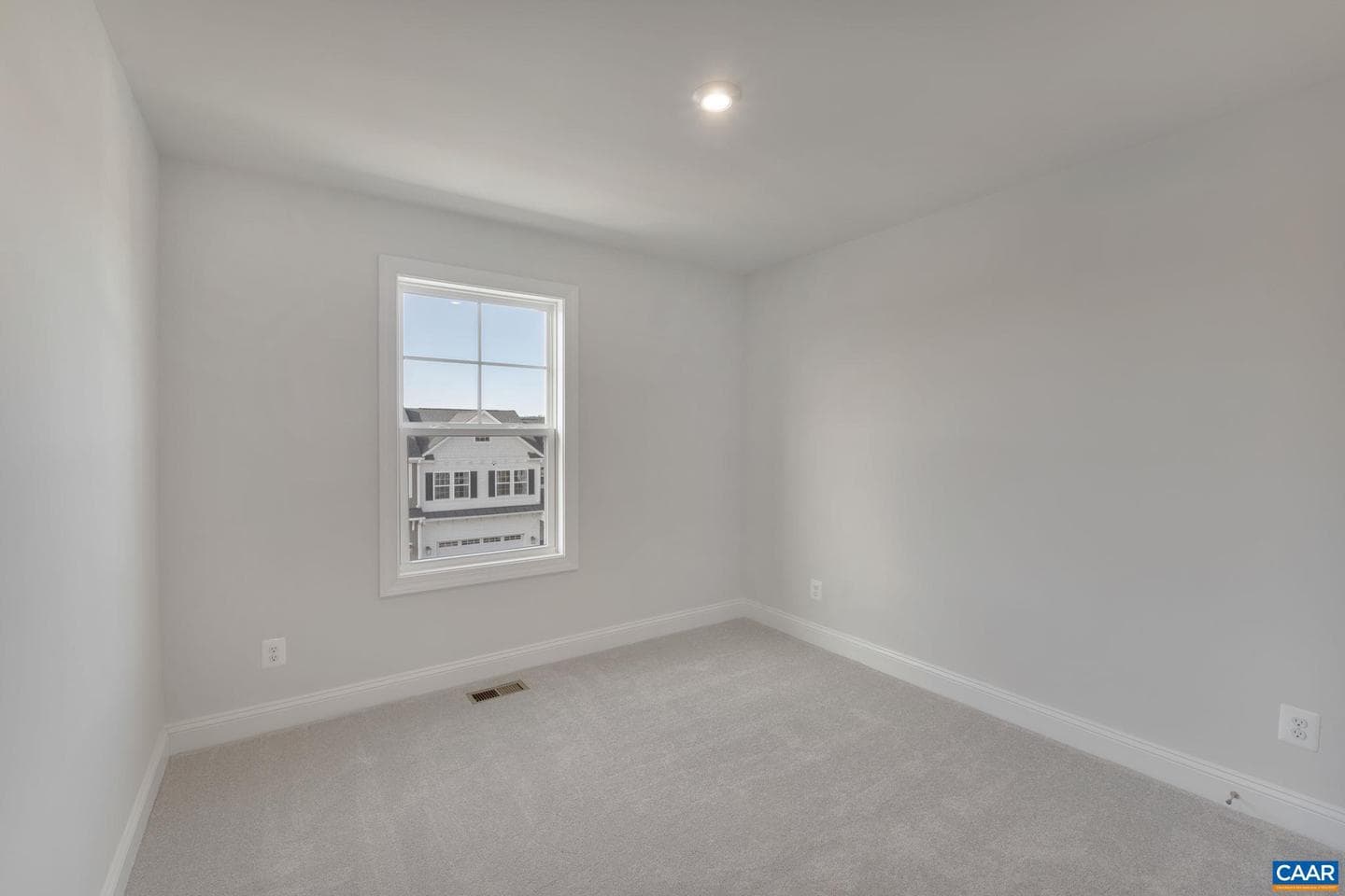 24 Talen Ln photo 32