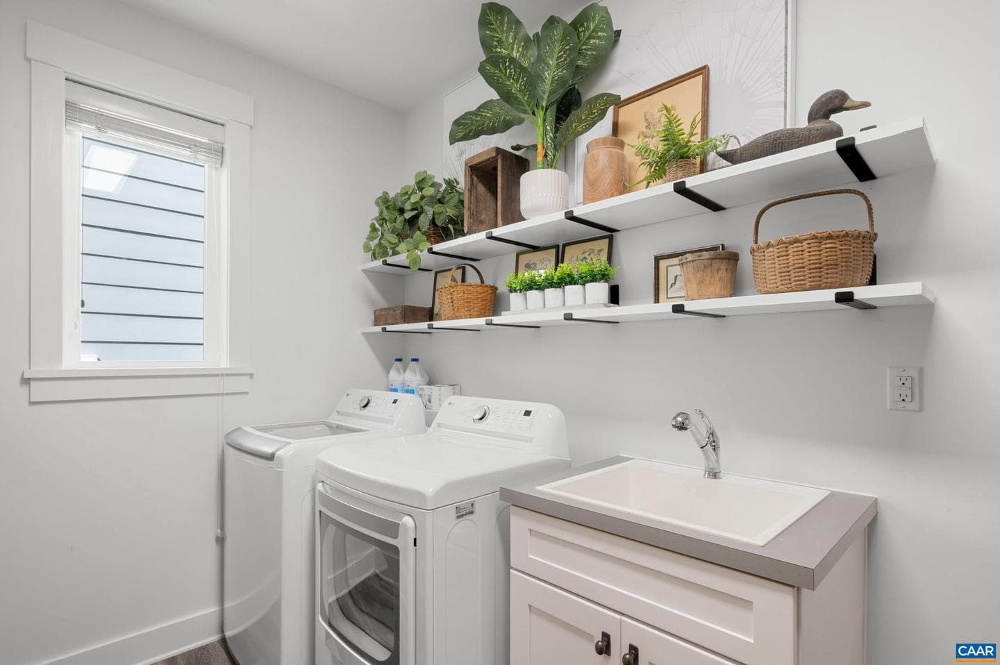 3286 Rowcross St photo 19