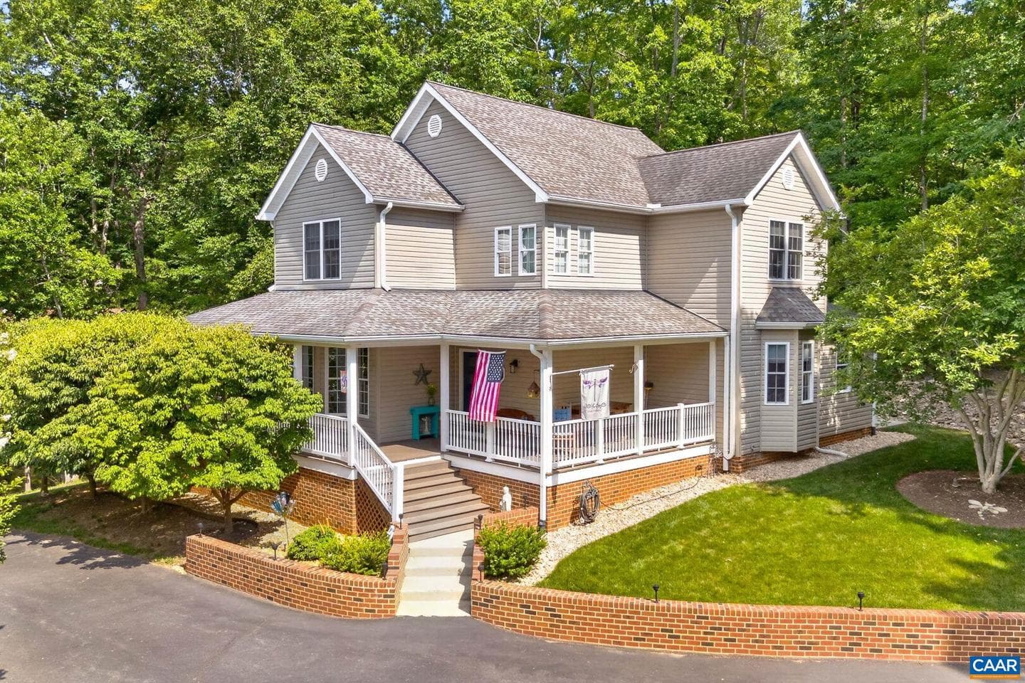 281 Jefferson Dr, Palmyra
