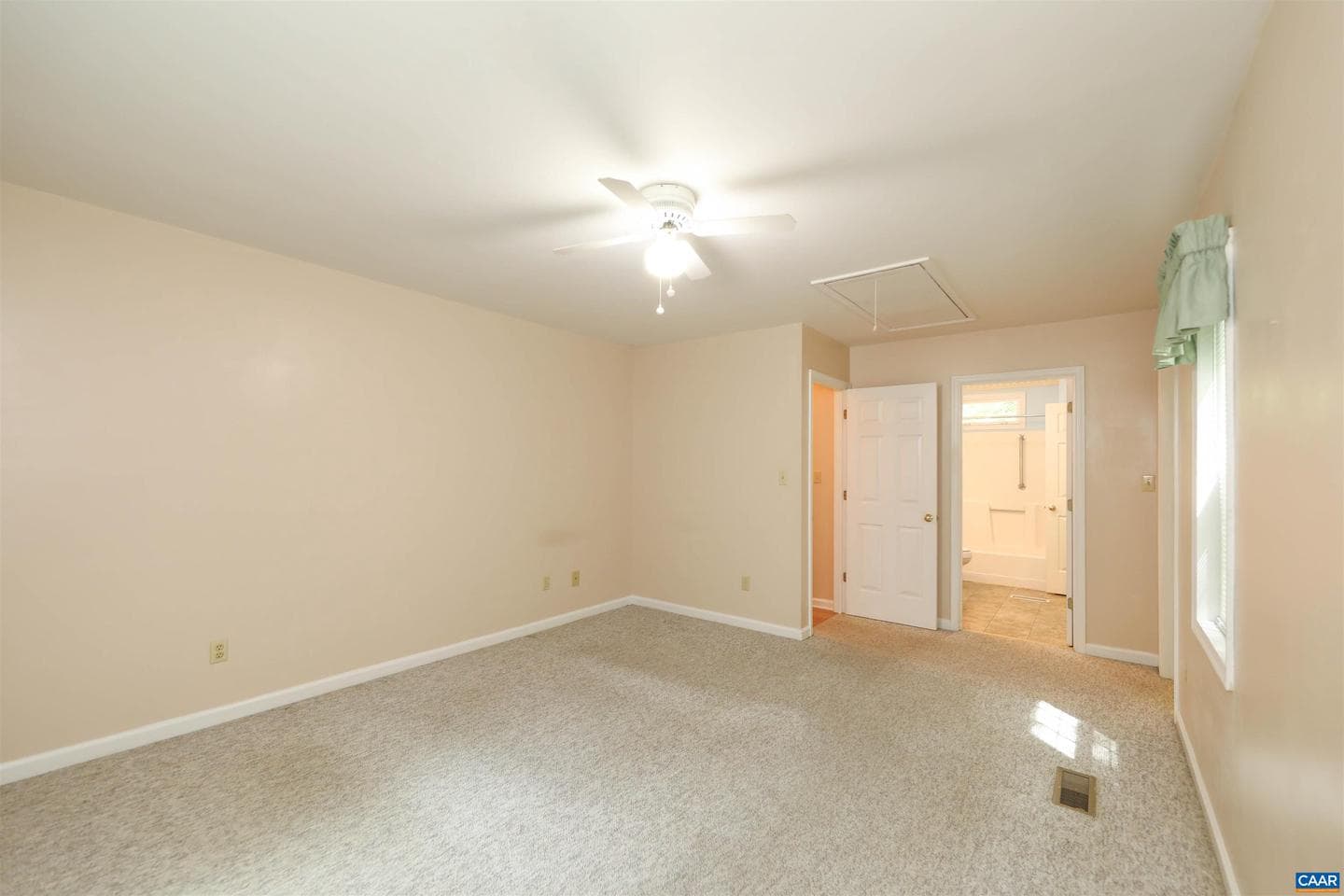 26 West Lake Forest Dr photo 43