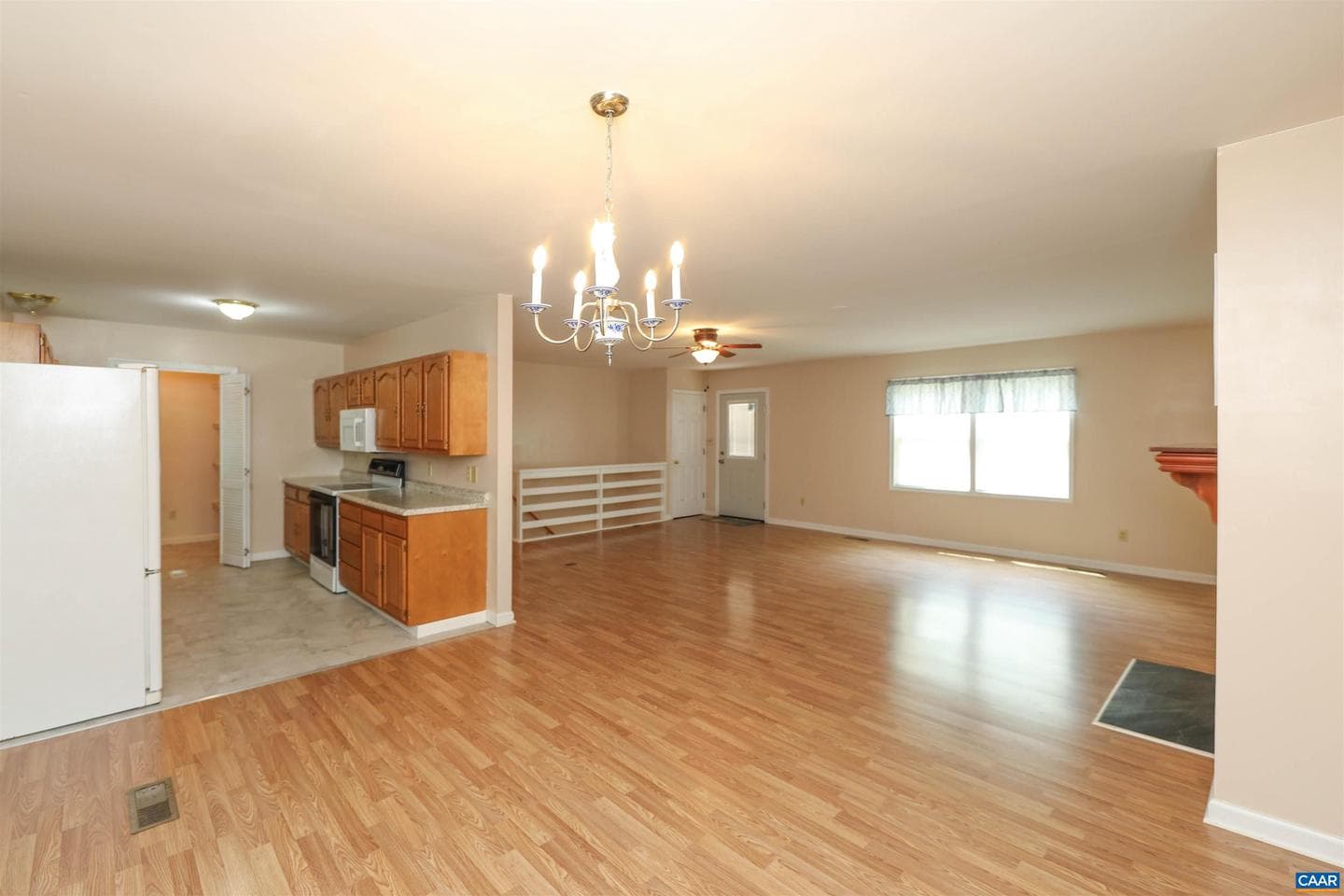 26 West Lake Forest Dr photo 7