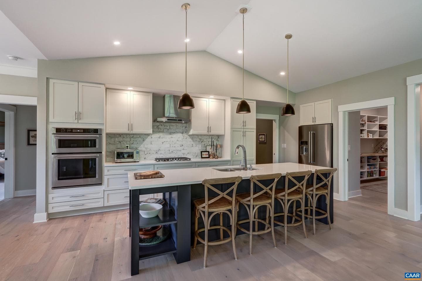 401 Lochlyn Hill Dr photo 15