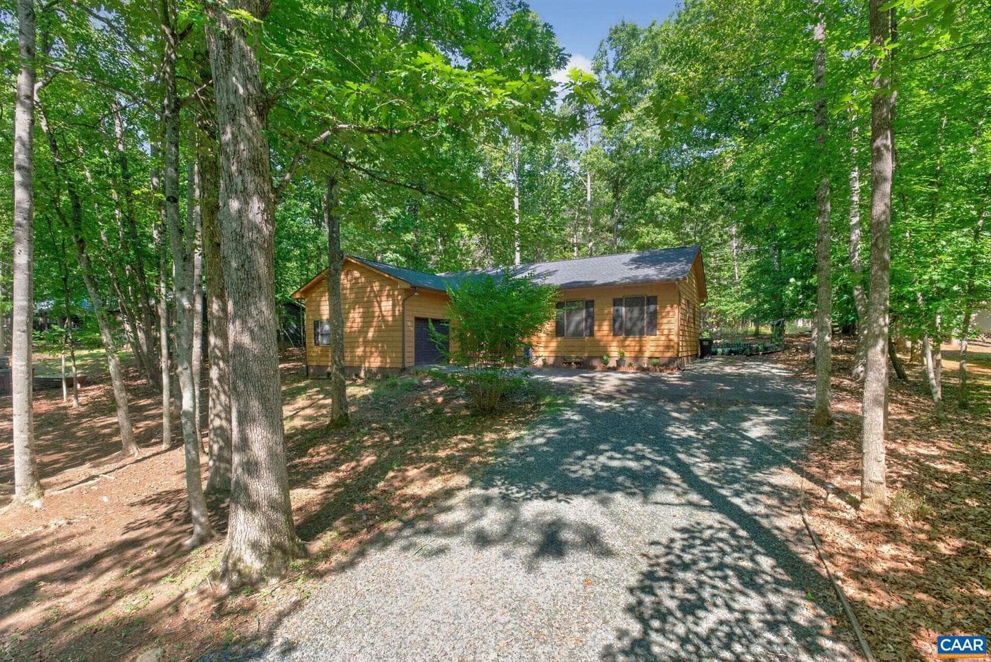 377 Jefferson Dr, Palmyra