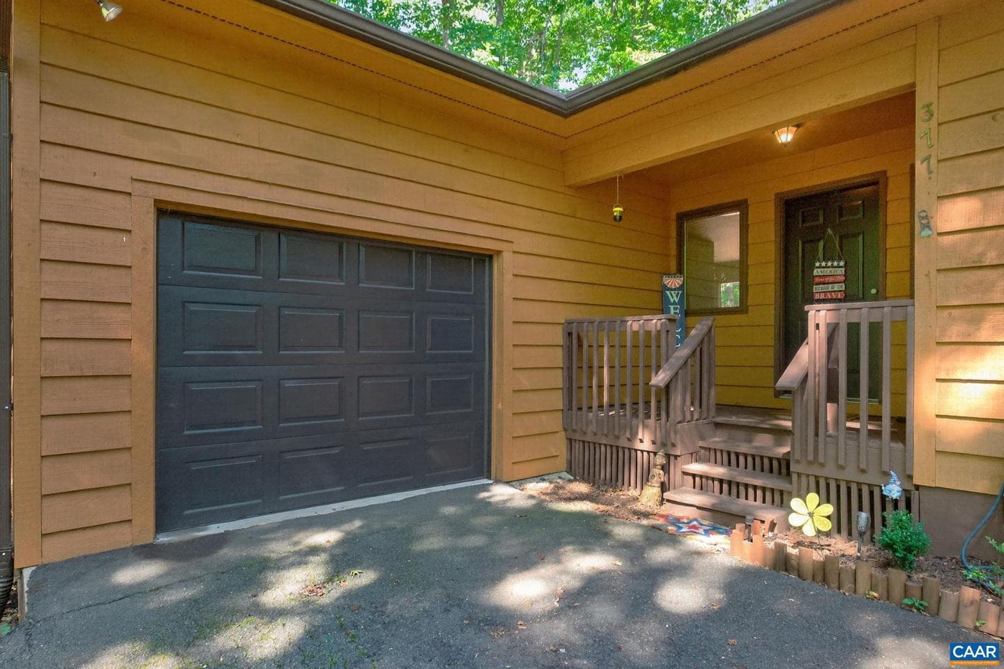 377 Jefferson Dr, Palmyra
