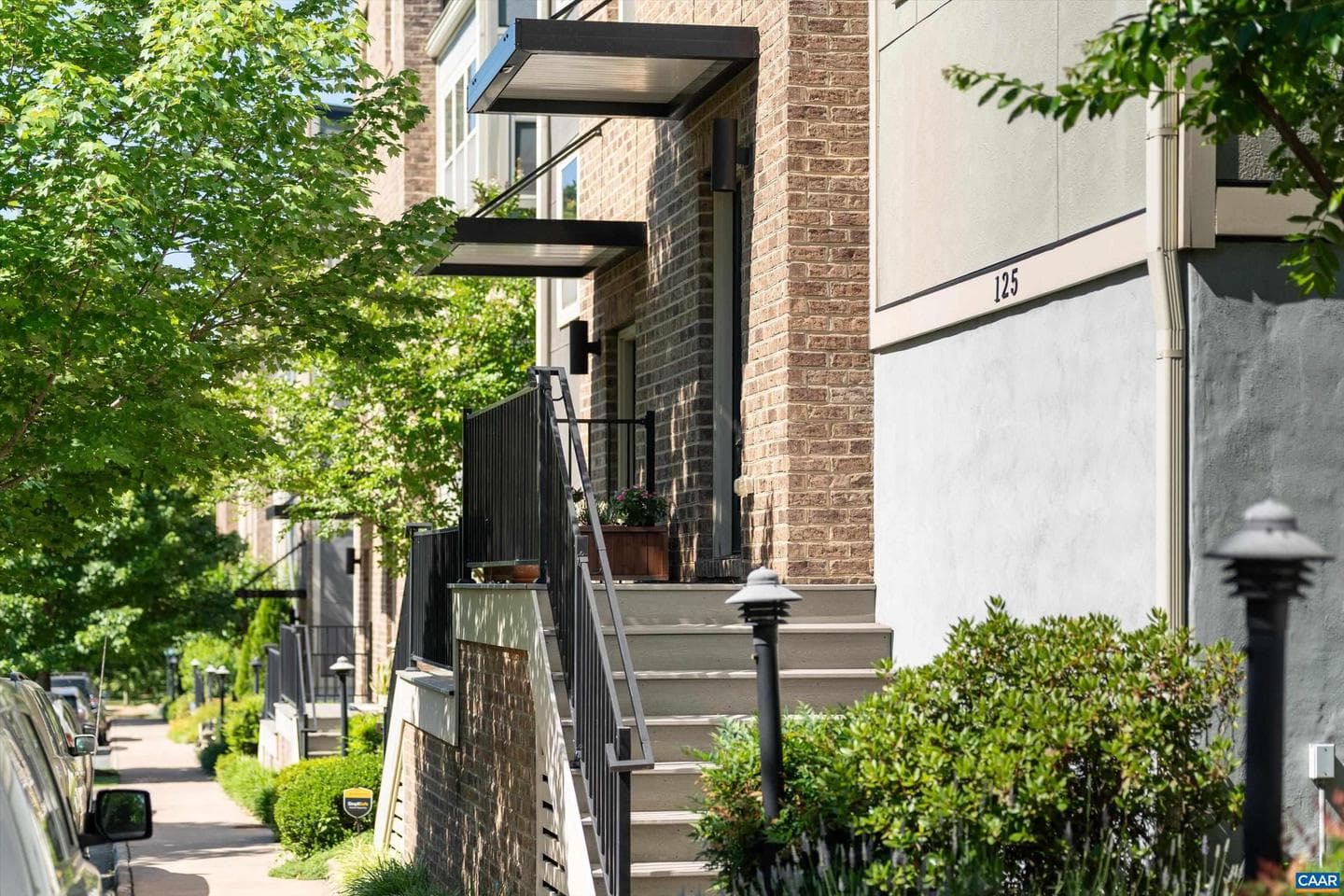 125 Almere Ave photo 3