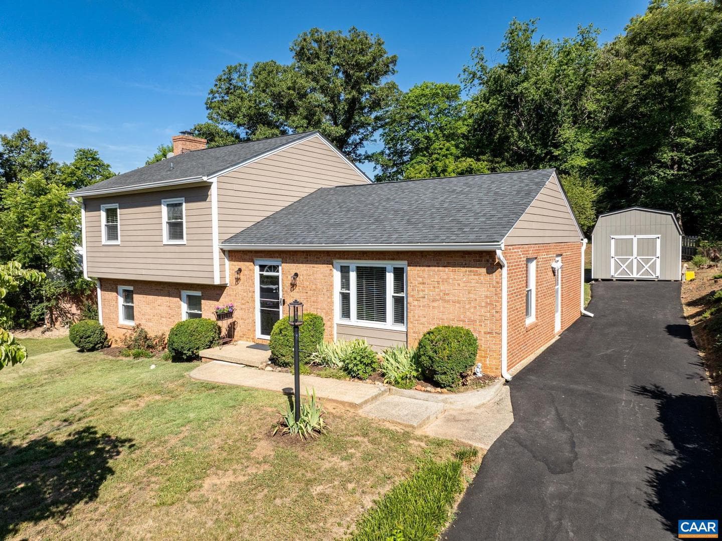 327 Brentwood Rd photo 4