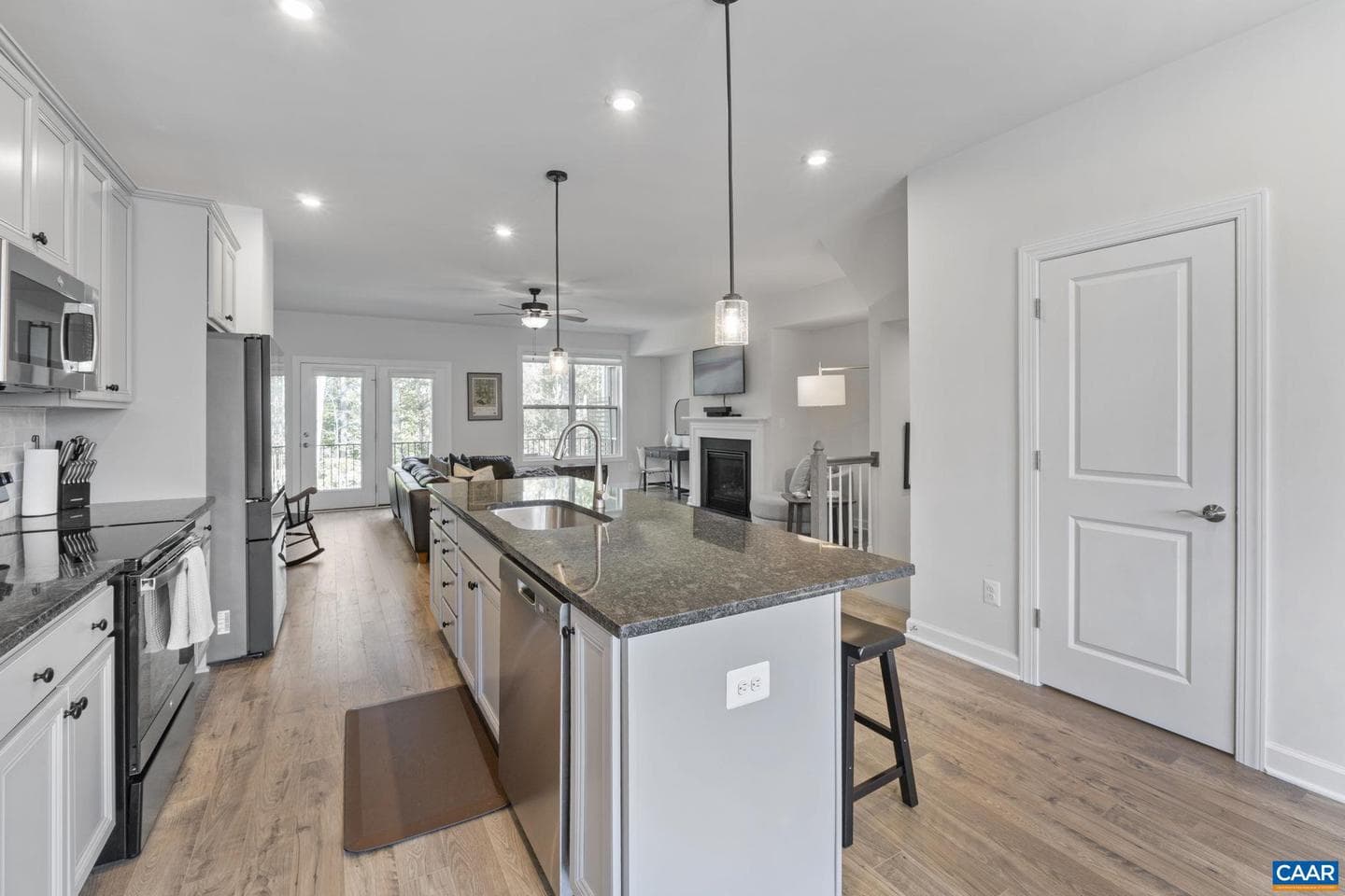 1810 Fowler St photo 19