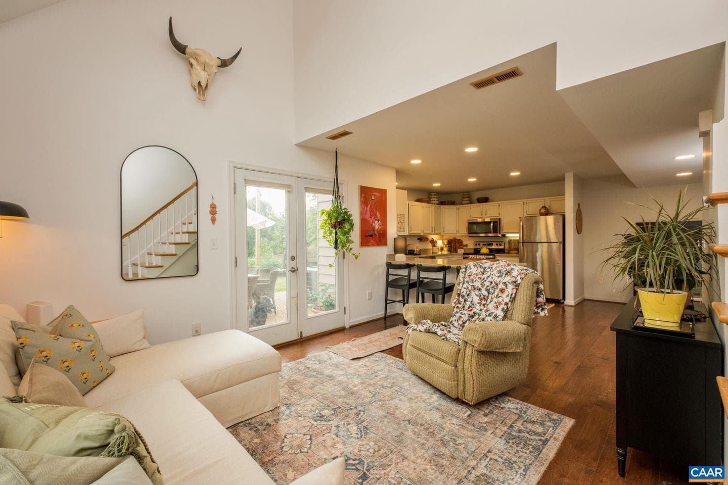1067 Highland Dr photo 11