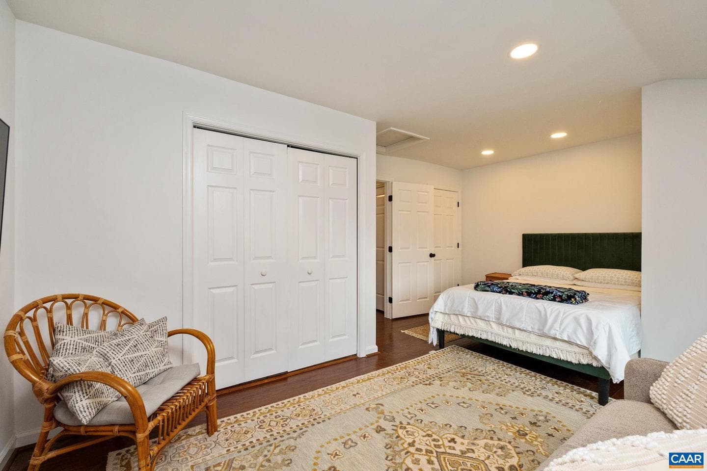 1067 Highland Dr photo 20