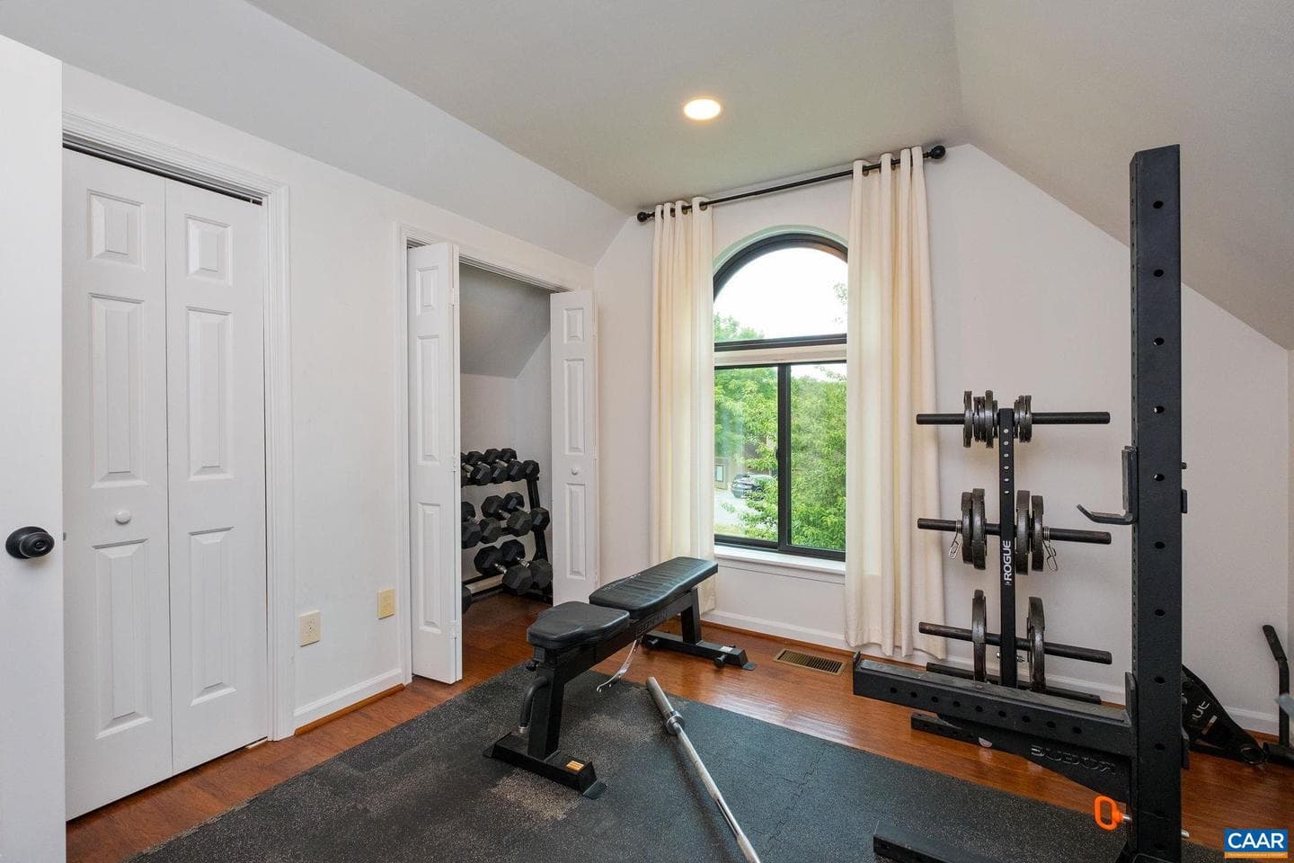 1067 Highland Dr photo 22
