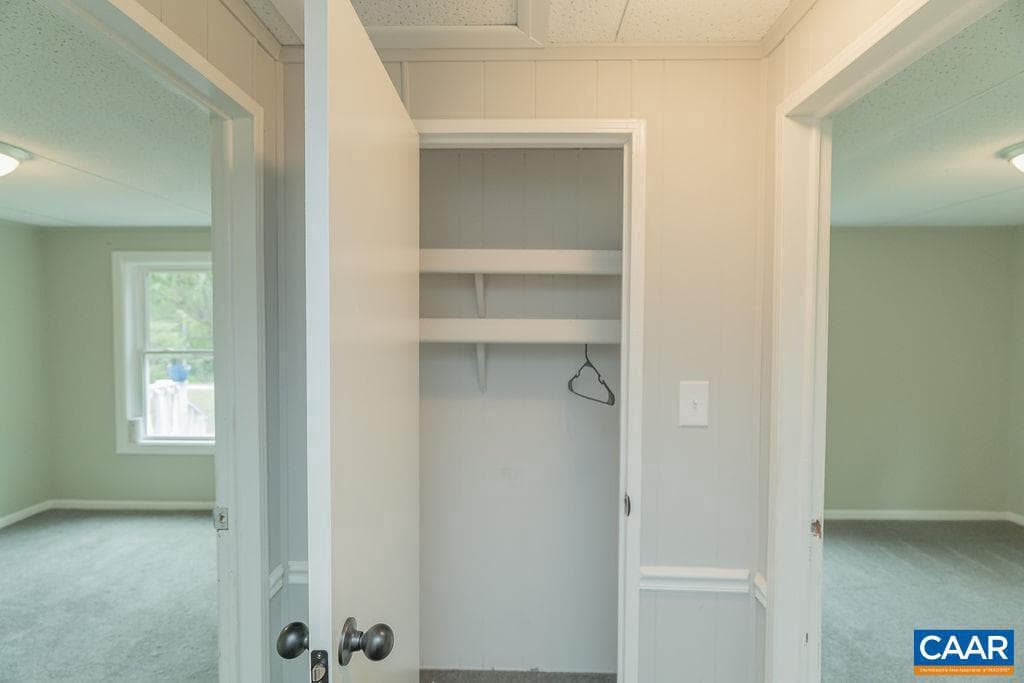 1043 Ford Ave photo 23
