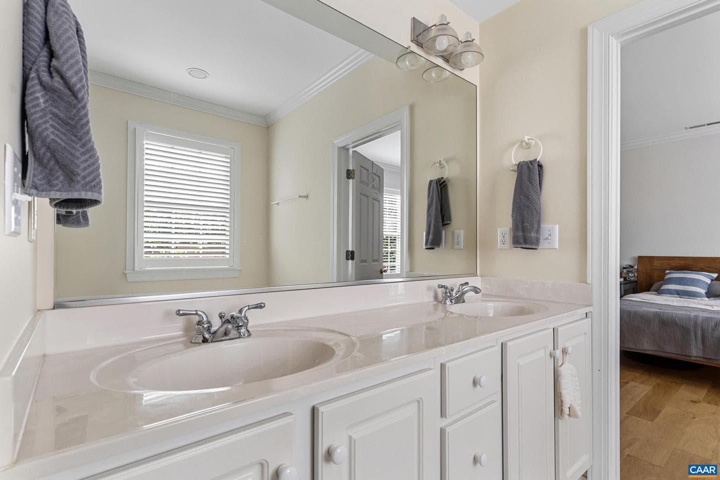 1147 Marion Dr photo 35