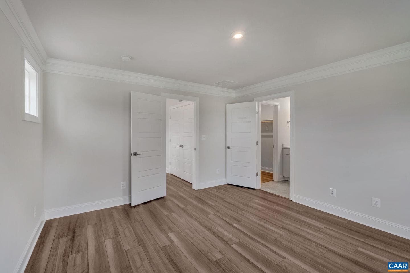 274 Gibraltar Dr photo 15