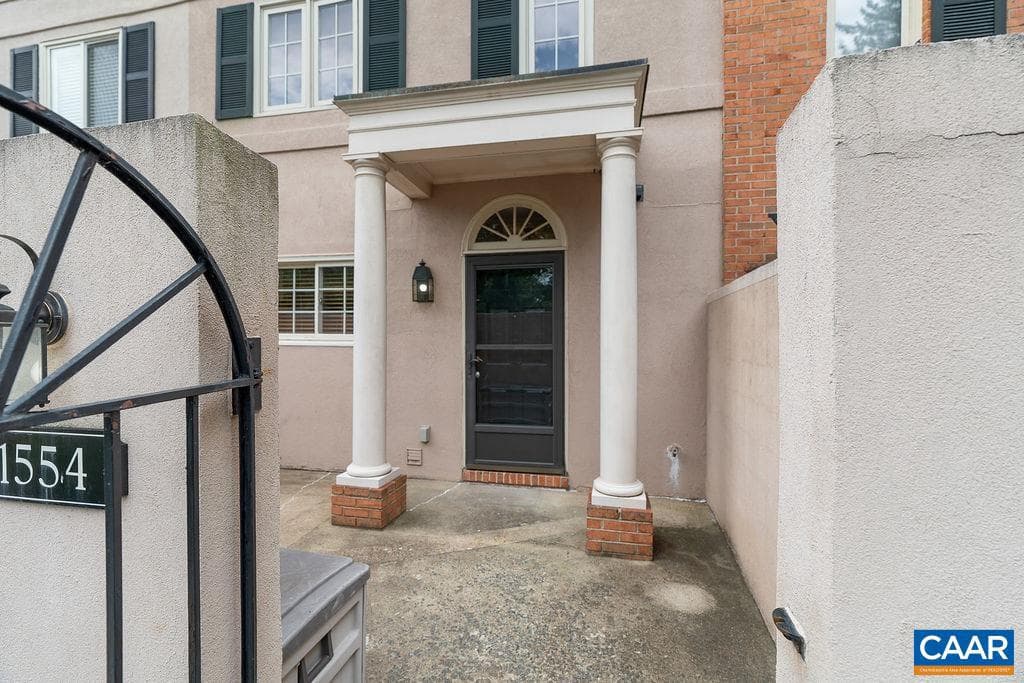1554 Garden Ct, Charlottesville
