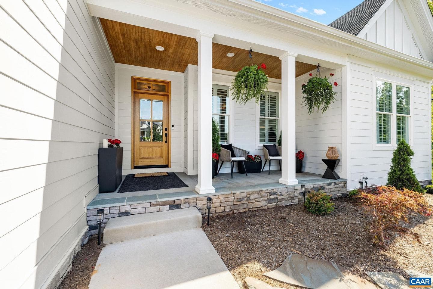 116 Applewood Dr photo 3