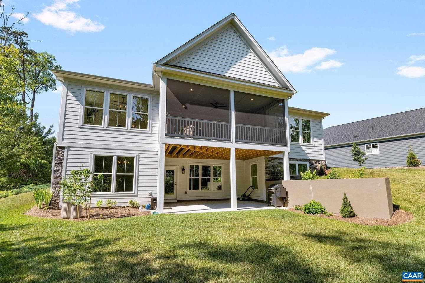116 Applewood Dr photo 6