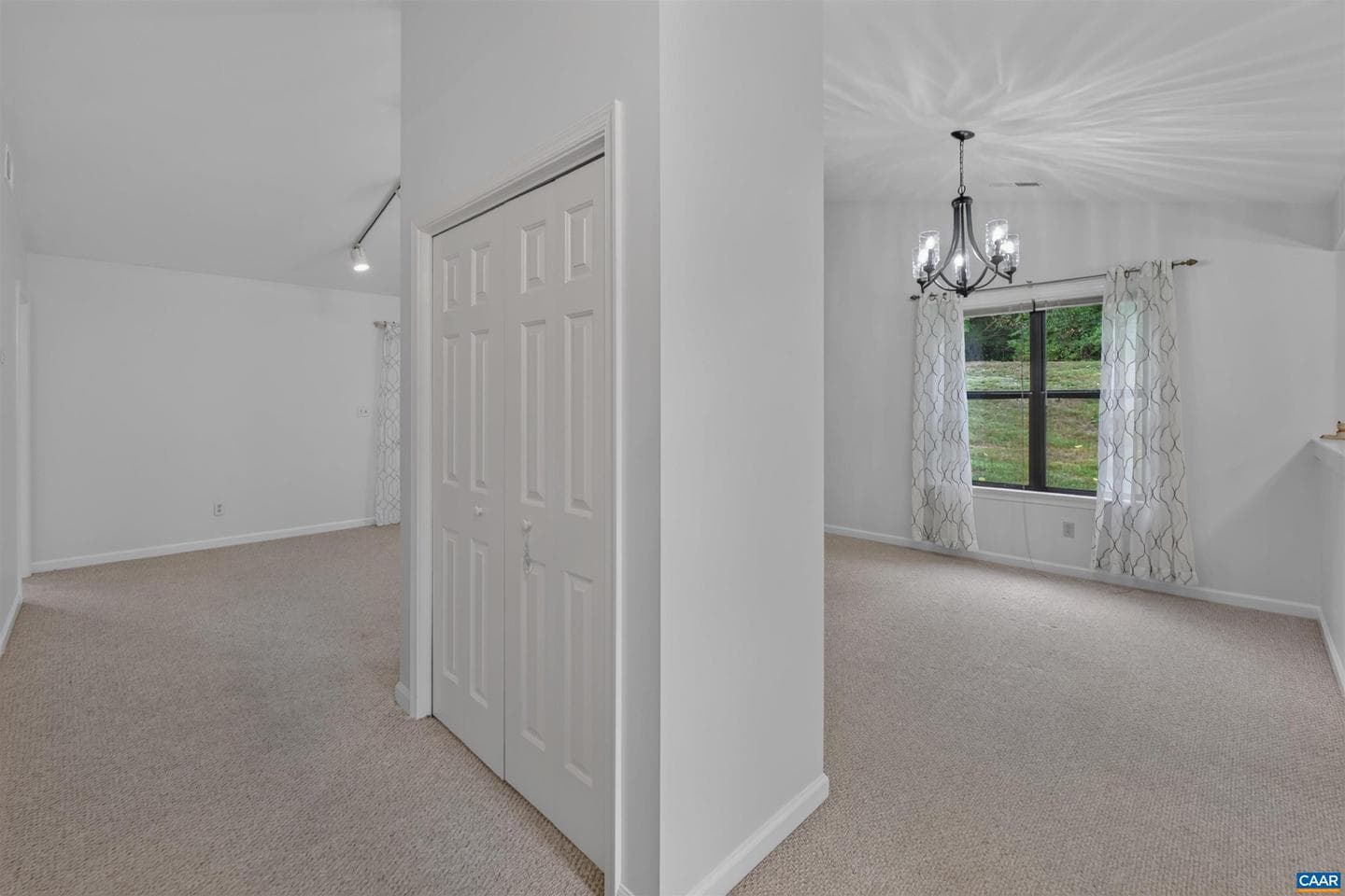 598 Pebblecreek Ct photo 4