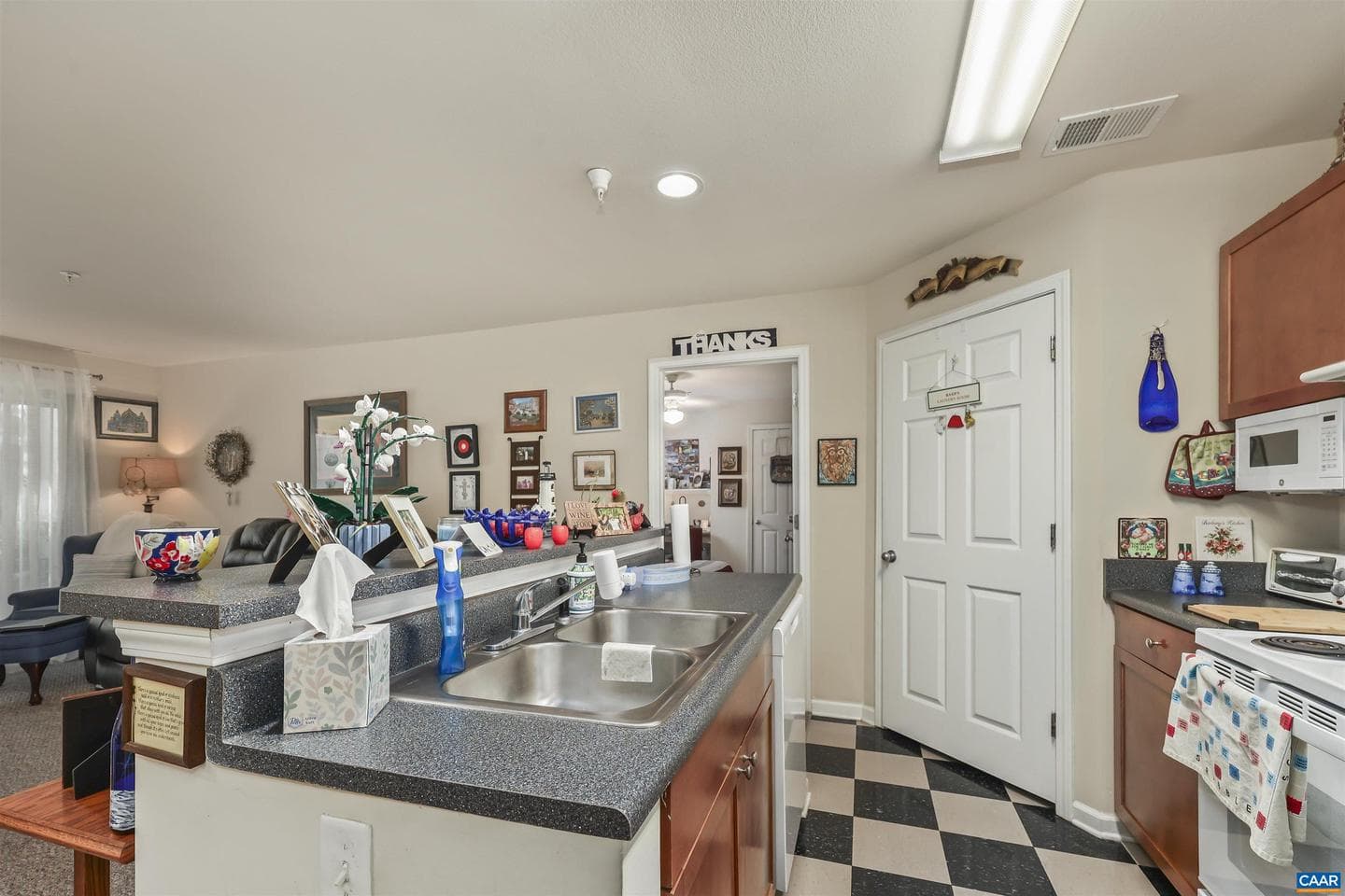 237 Yellowstone Dr # 6 photo 3