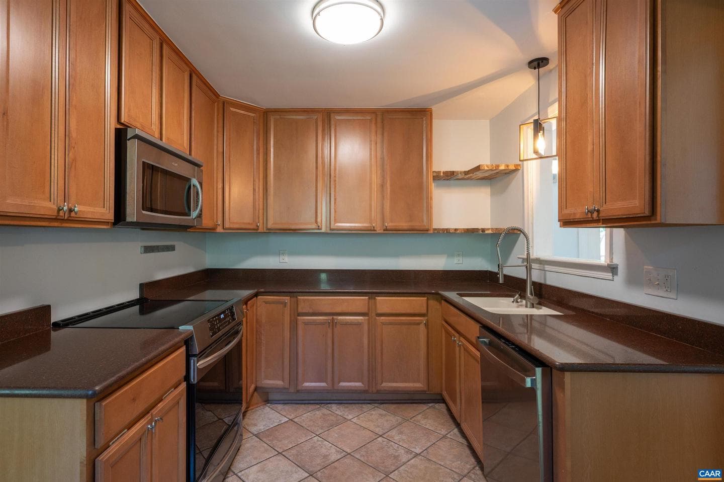1614 Rose Hill Dr photo 8