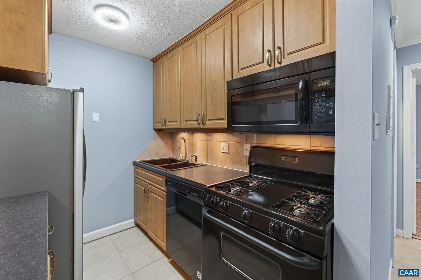 545 Burgoyne Rd #2 photo 12