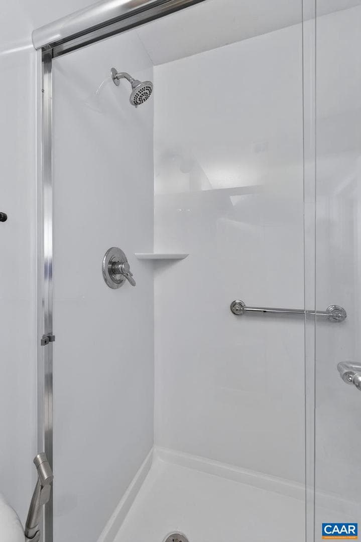 545 Burgoyne Rd #2 photo 16