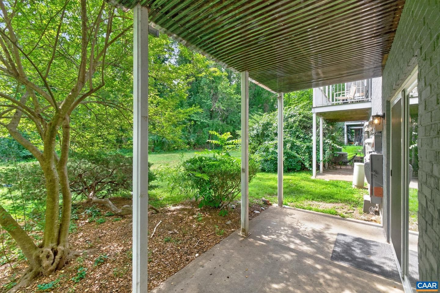545 Burgoyne Rd #2 photo 23