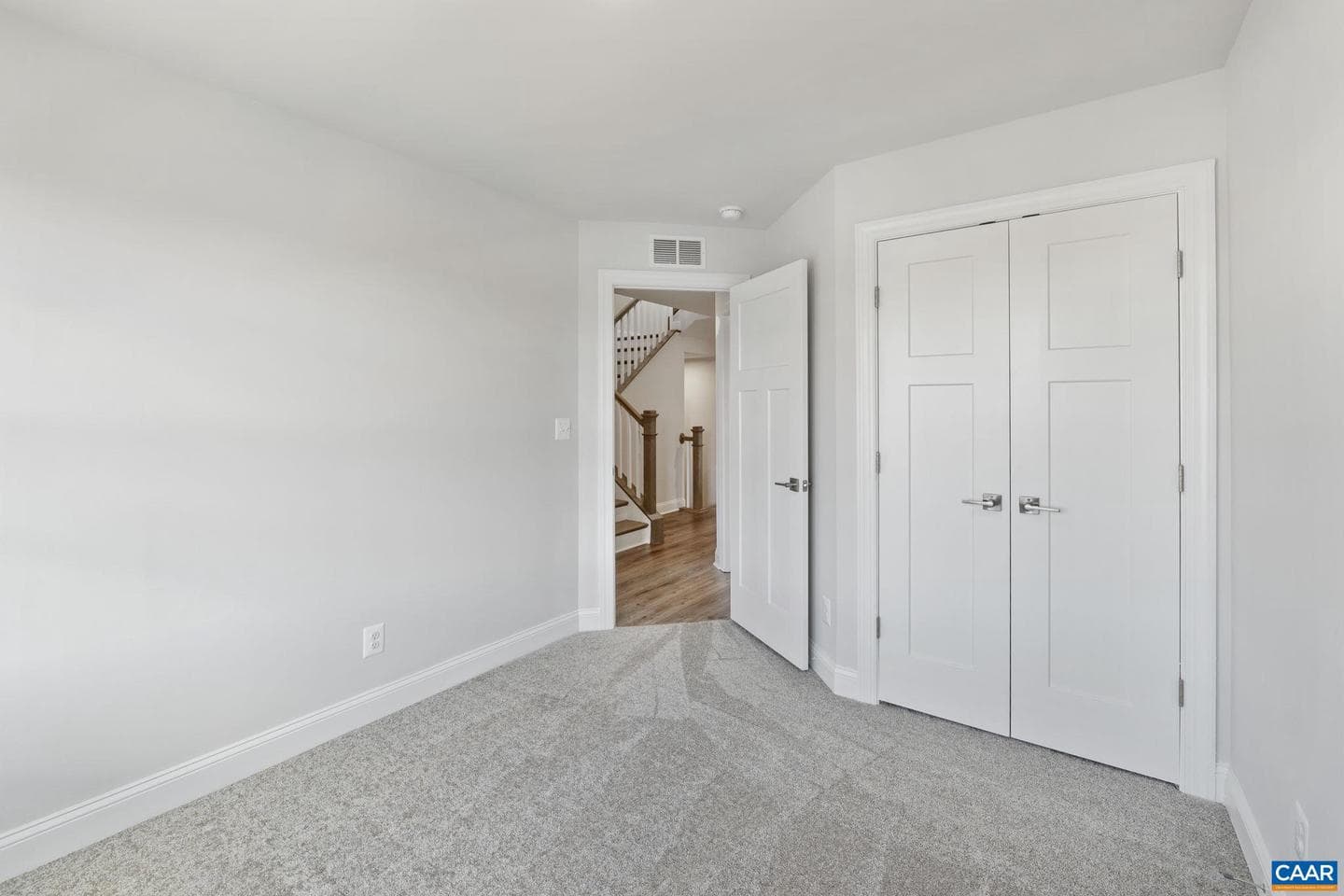 137 Park Ridge Dr photo 32