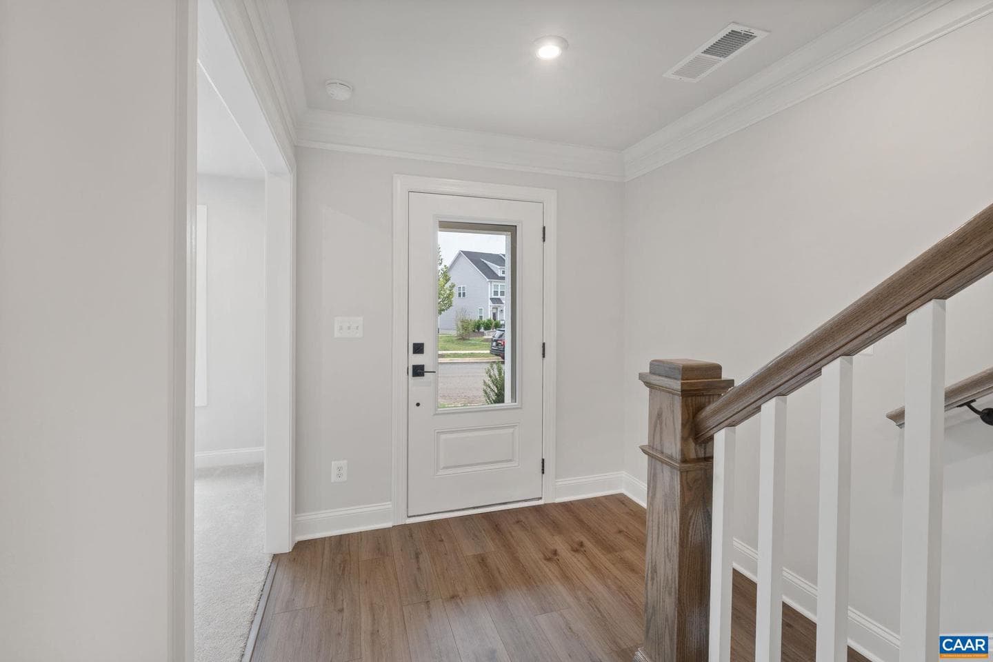 137 Park Ridge Dr photo 4