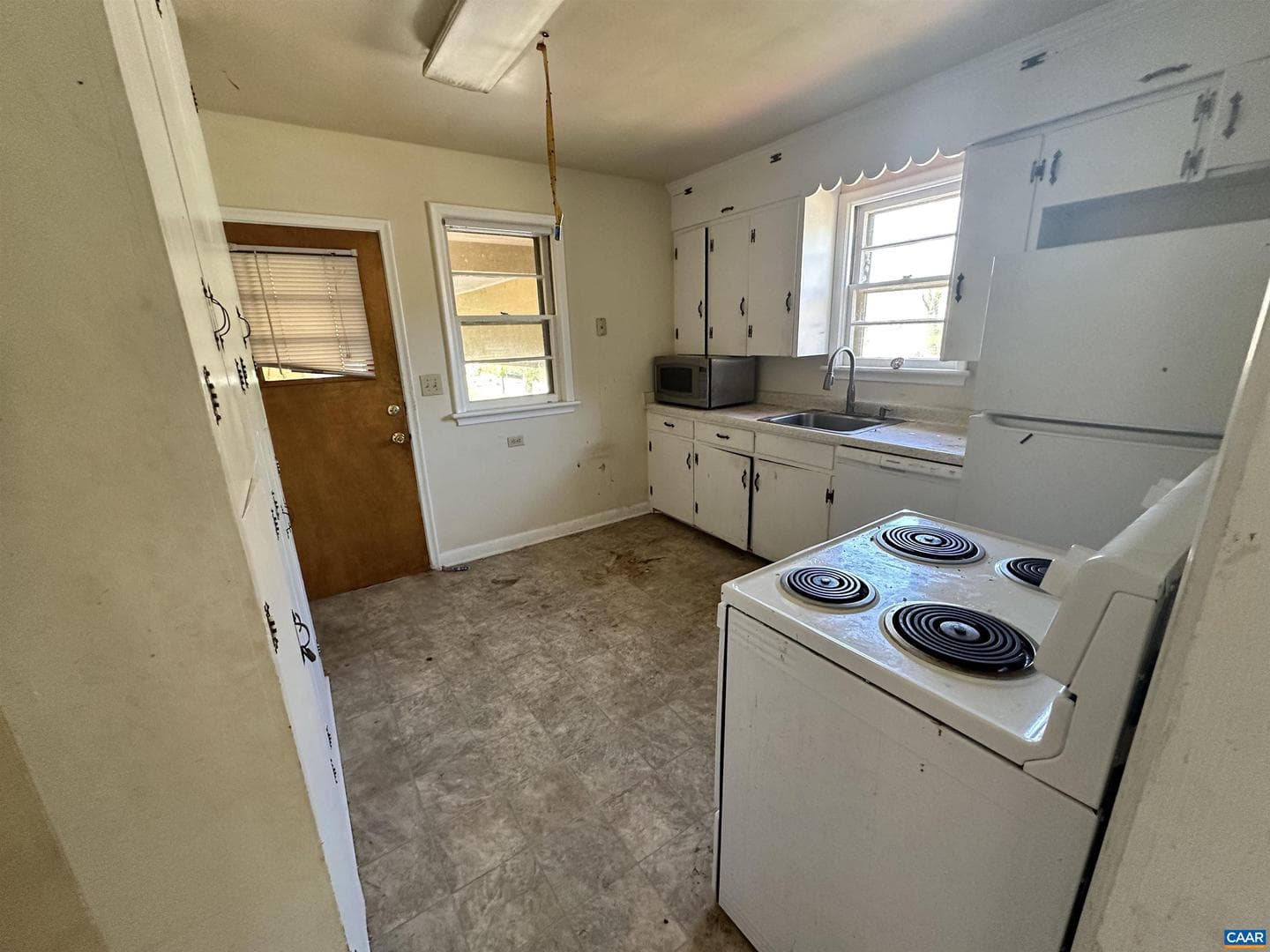 912 Saint Charles Ave photo 11