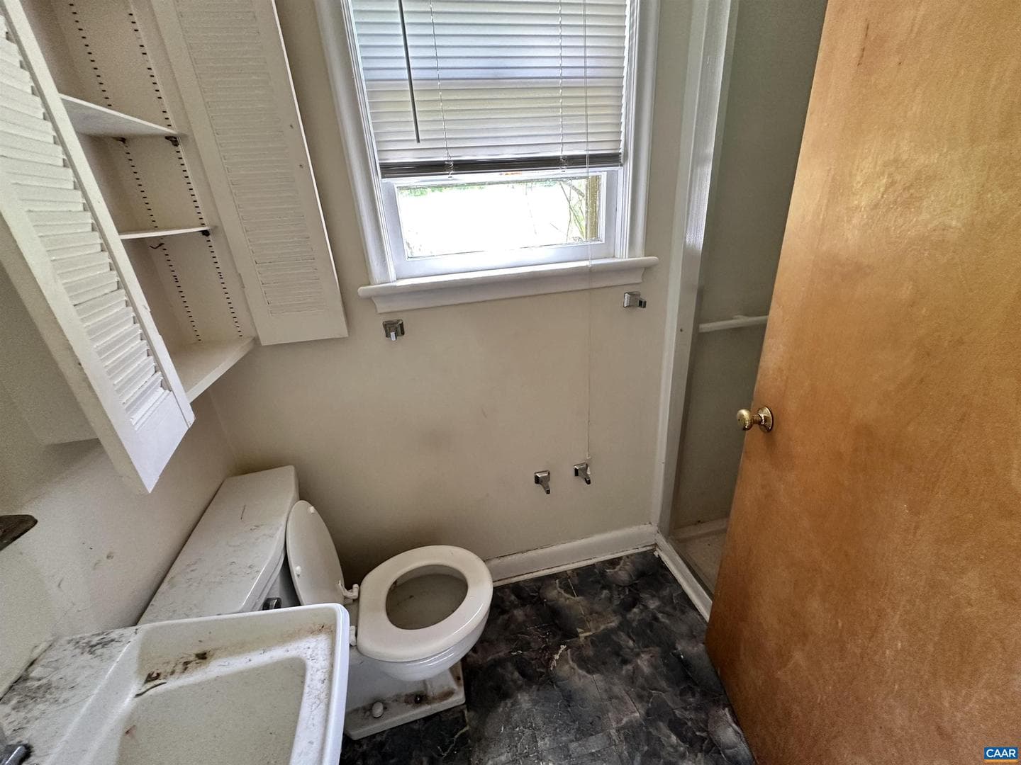 912 Saint Charles Ave photo 16