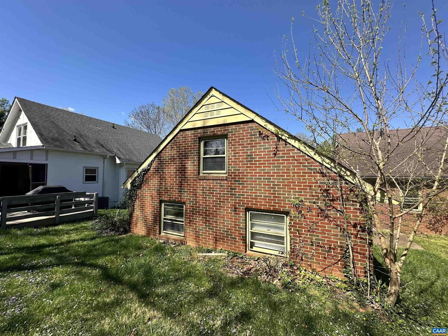 912 Saint Charles Ave photo 5