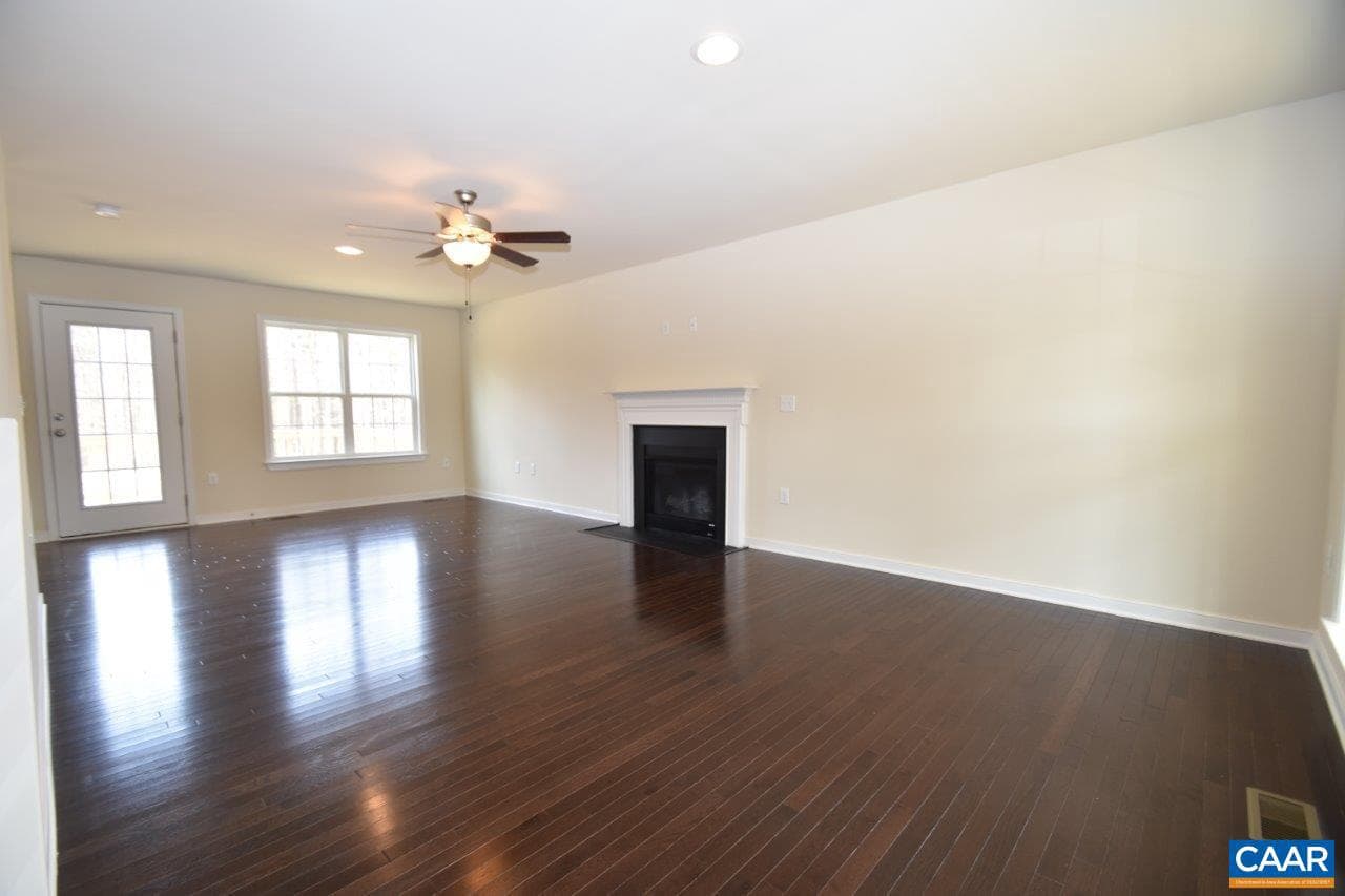 Rosewood Dr, Scottsville