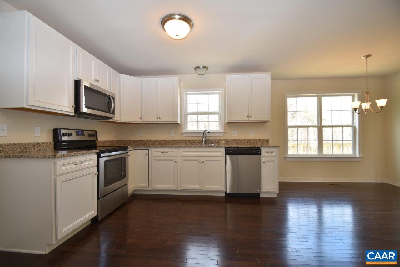 Rosewood Dr photo 5