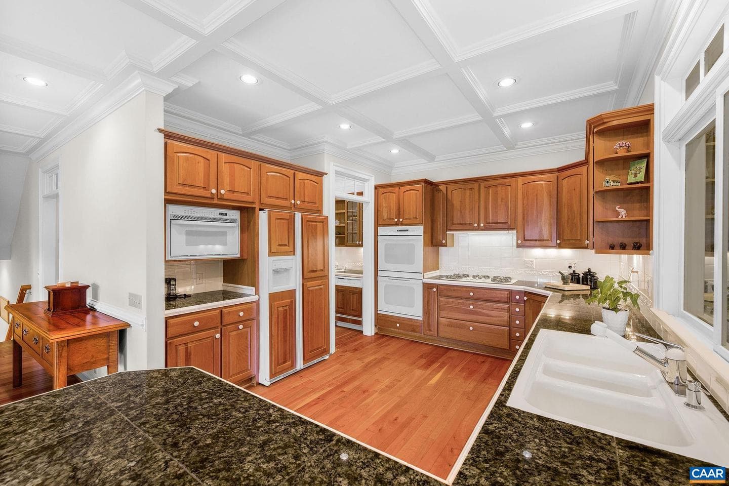 3059 Hyde Park Pl photo 20