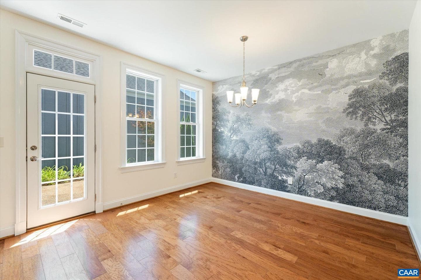 3420 Rowcross St photo 26