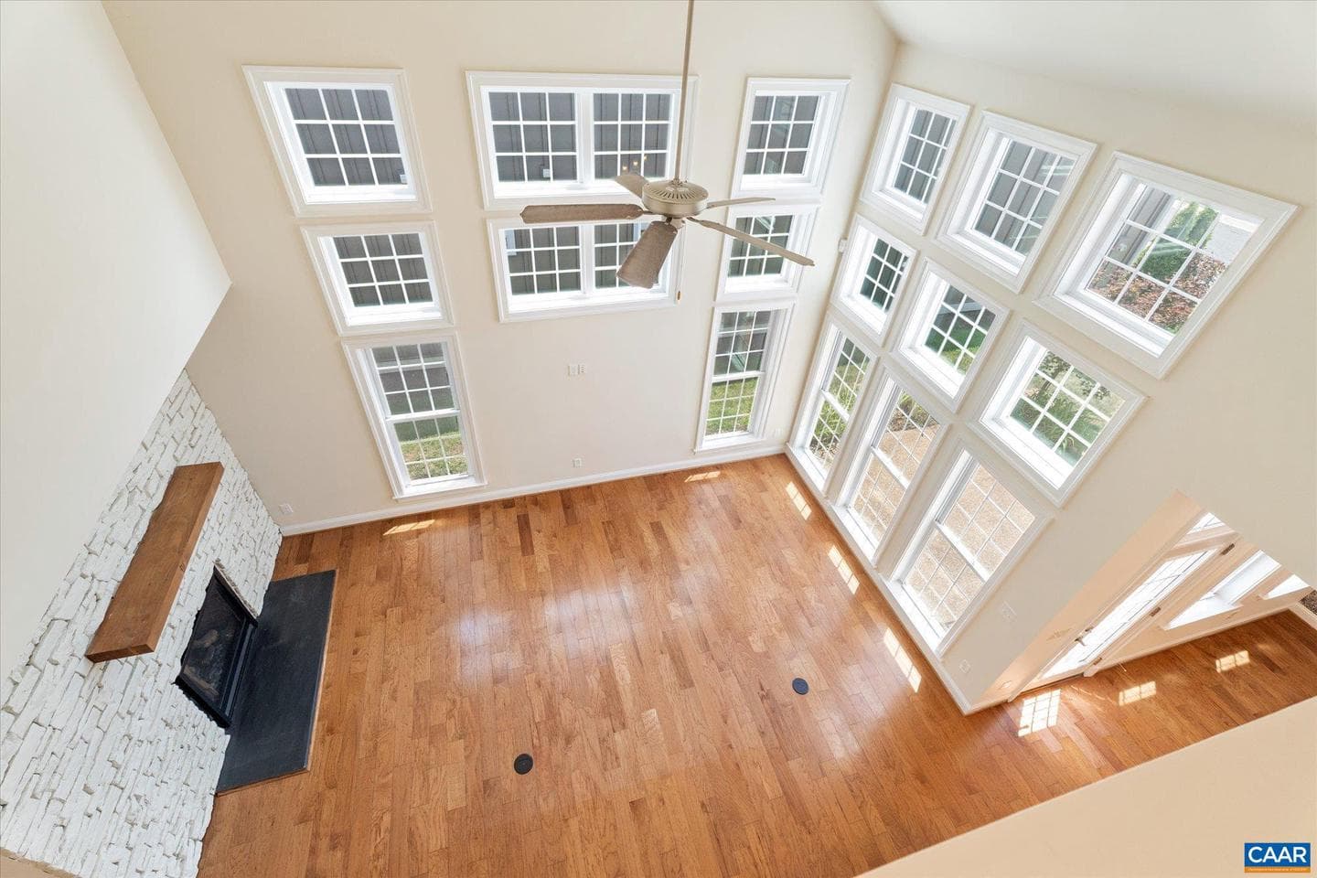 3420 Rowcross St photo 32
