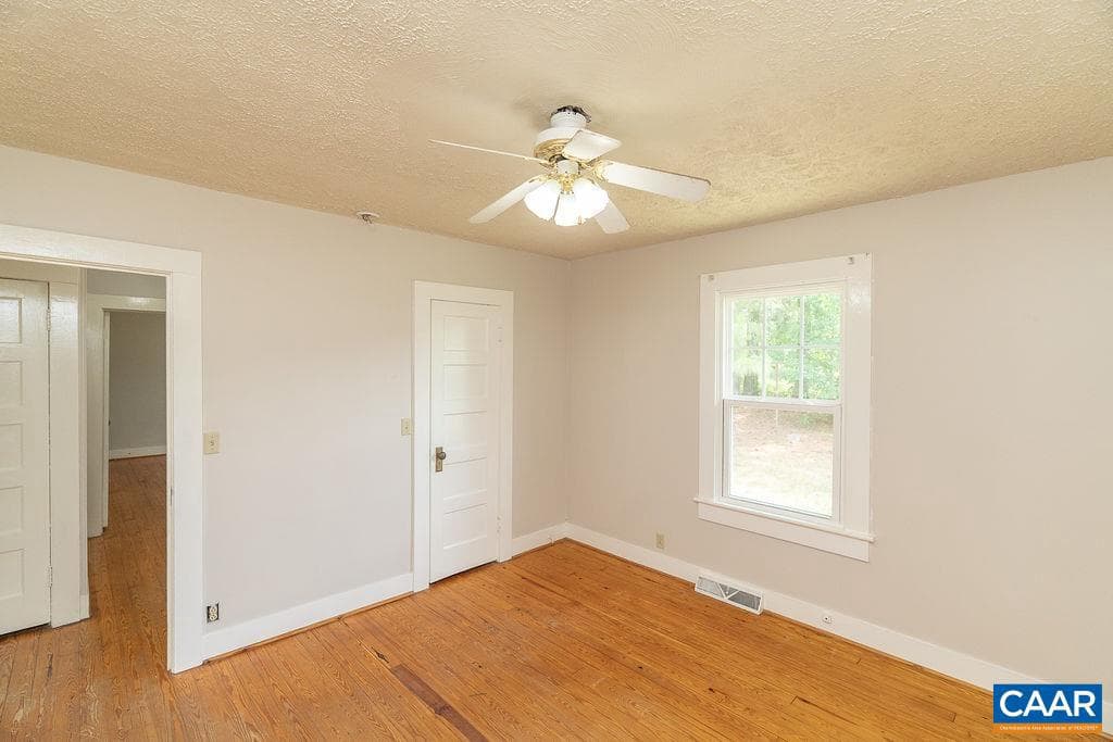 1893 W River Rd photo 14
