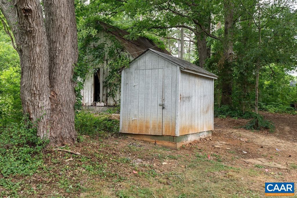 1893 W River Rd photo 32
