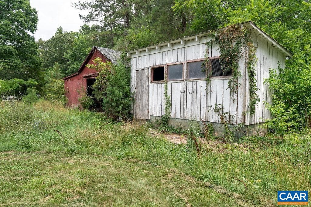 1893 W River Rd photo 34