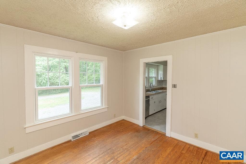 1893 W River Rd photo 5