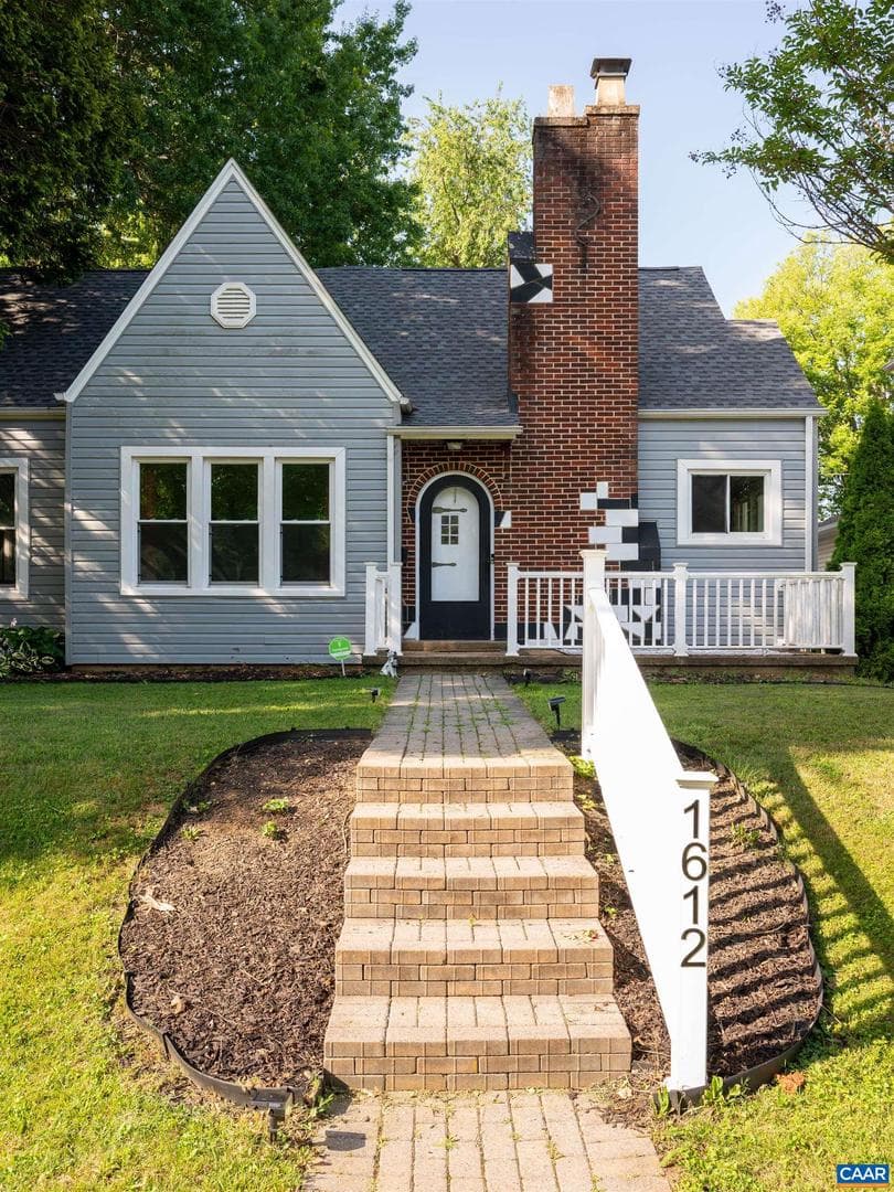 1612 Park Rd, Waynesboro