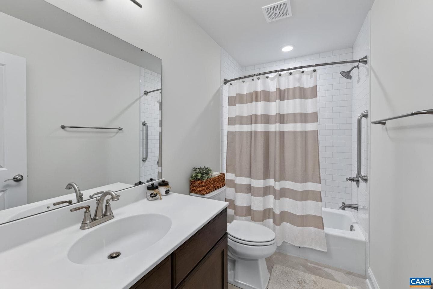 505 Hedworth St photo 27
