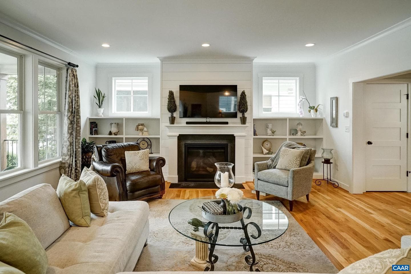 3298 Rowcross St photo 8