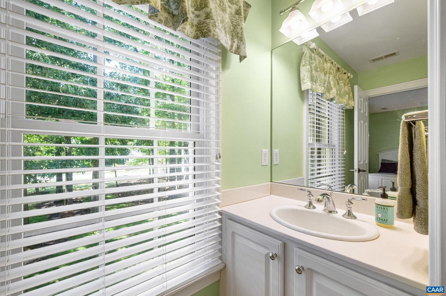 2085 Bentivar Dr photo 47