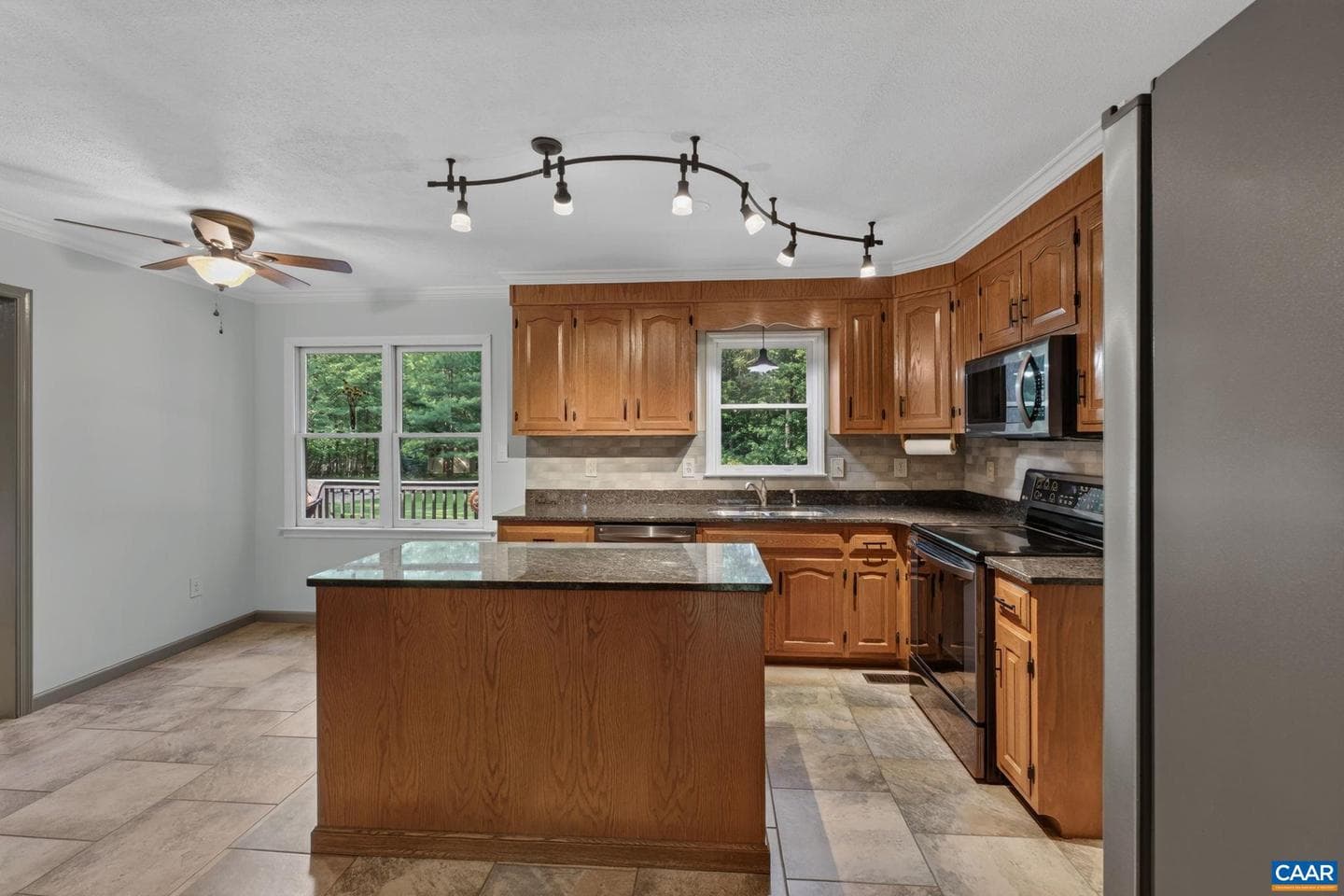 5880 Lexington Ln photo 13