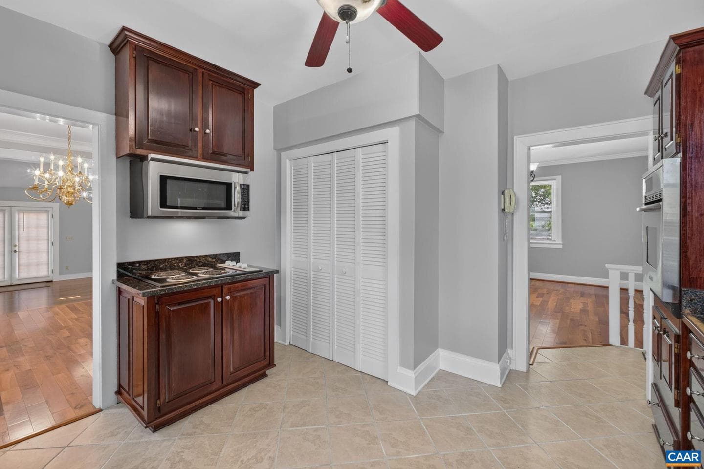 301 Meade Ave photo 8
